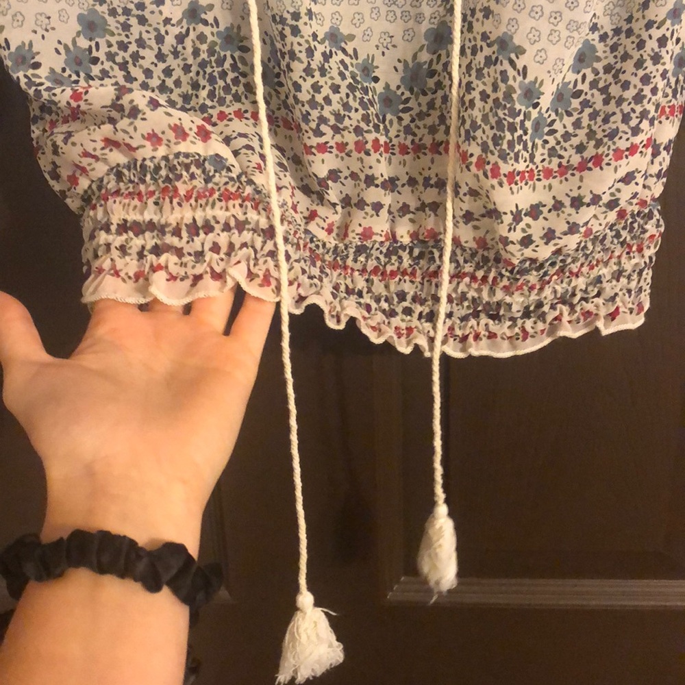 Adorable blouse - Picture 3 of 3
